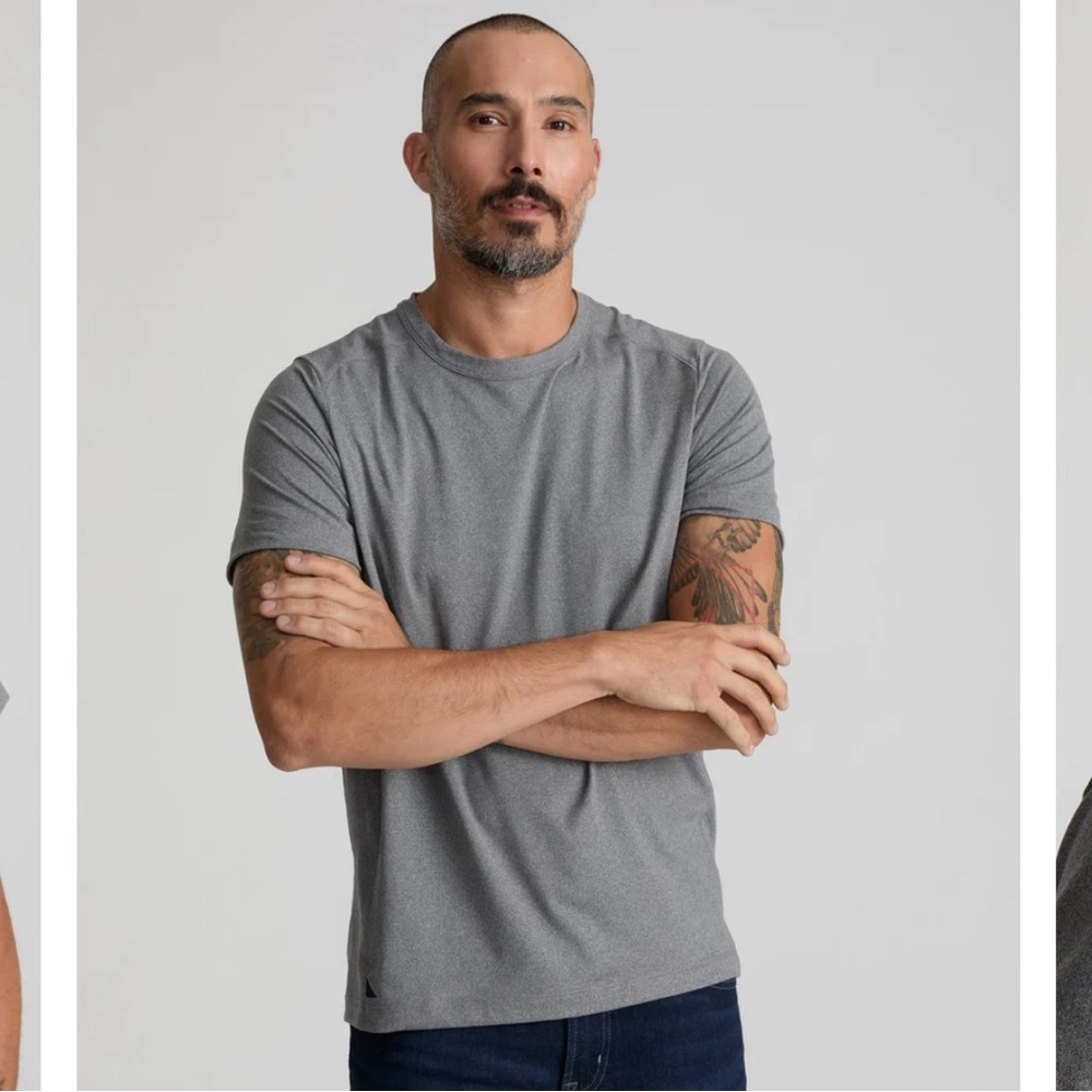 UNTUCKit Men's Short Sleeve Crew Neck Tee in Gray